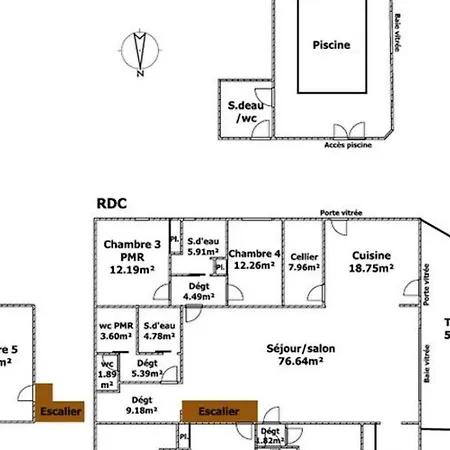 別荘 Renove Avec Piscine Interieure, Accessible Pmr, En Plein Coeur Du Bocage Vendeen. - Fr-1-426-536