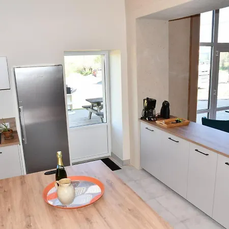 Renove Avec Piscine Interieure, Accessible Pmr, En Plein Coeur Du Bocage Vendeen. - Fr-1-426-536 別荘 Cheffois