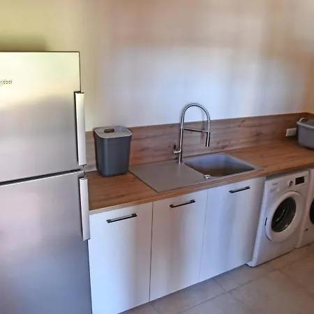 Renove Avec Piscine Interieure, Accessible Pmr, En Plein Coeur Du Bocage Vendeen. - Fr-1-426-536 別荘 *