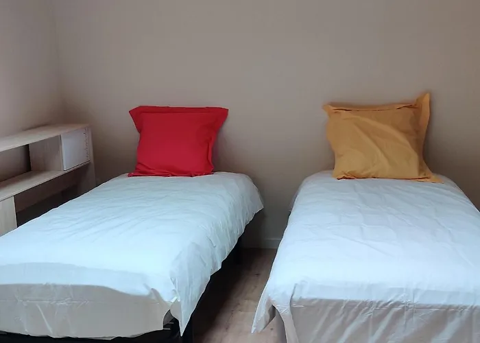 Renove Avec Piscine Interieure, Accessible Pmr, En Plein Coeur Du Bocage Vendeen. - Fr-1-426-536 *