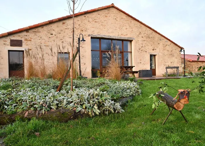 Prázdninový dům Renove Avec Piscine Interieure, Accessible Pmr, En Plein Coeur Du Bocage Vendeen. - Fr-1-426-536