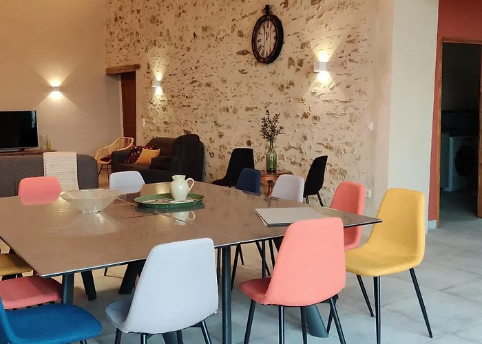 Renove Avec Piscine Interieure, Accessible Pmr, En Plein Coeur Du Bocage Vendeen. - Fr-1-426-536